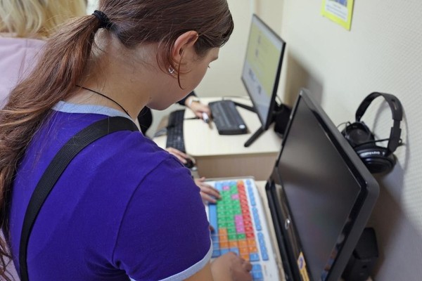 Экскурсия по библиотеке «Путешествие в страну особенных книг»