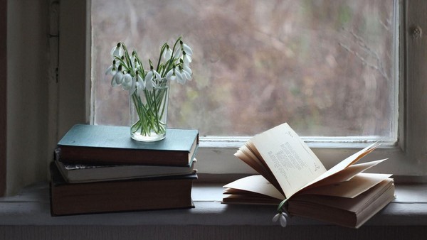 Литературный вечер «Весенние мелодии женских сердец»