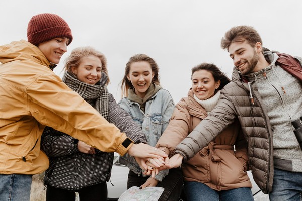 Интеллектуальный квартирник «Чем плохая компания отличается от хорошей?»