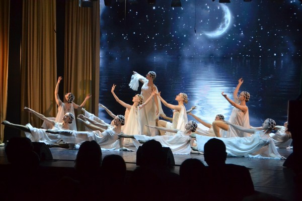 «О, женщина! Тебя прекрасней нет!»