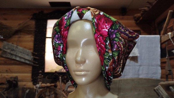 О традиционных женских головных уборах