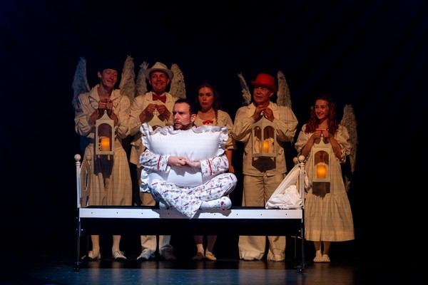 Спектакль «Чудеса под подушкой»