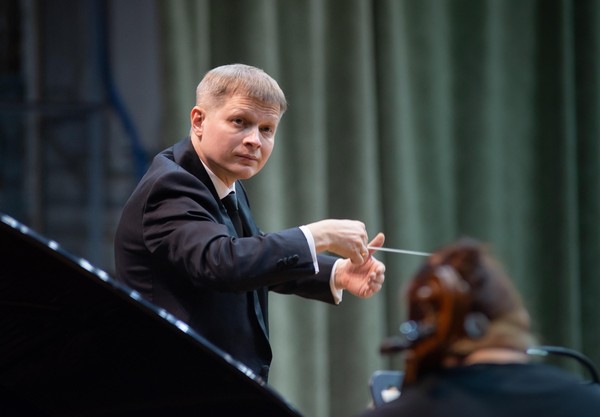 Программа «Праздничный концерт к 8 Марта»