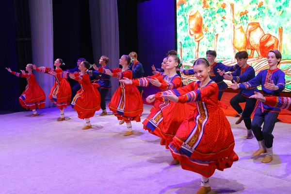 Ансамбль танца «Улыбка» к 8 Марта. Лучшее лучшим