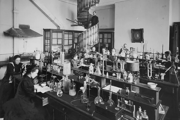 Экскурсия «Ф. М. Достоевский и «всеобщее образование женщин»