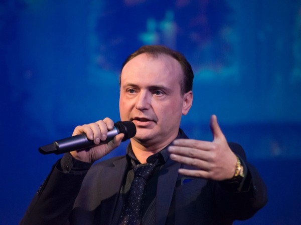 Артист — это просто