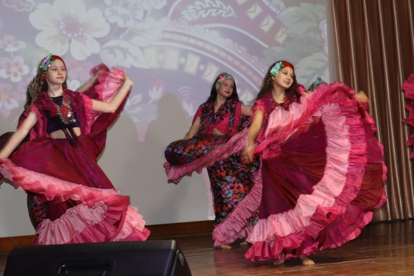 Концерт, посвященный международному женскому дню «О женщинах с любовью»