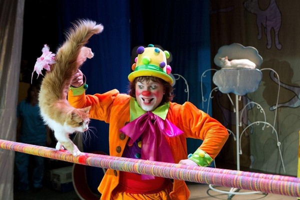 Спектакль «Коты спасают мир»