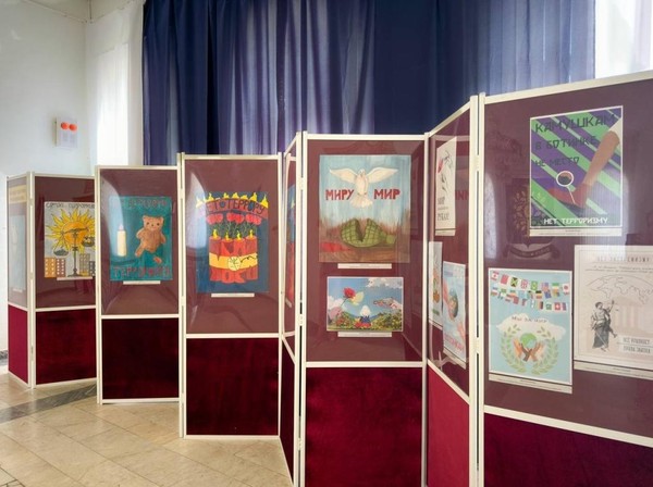 Творческий марафон плакатов «Мы против экстремизма! Нет терроризму!»