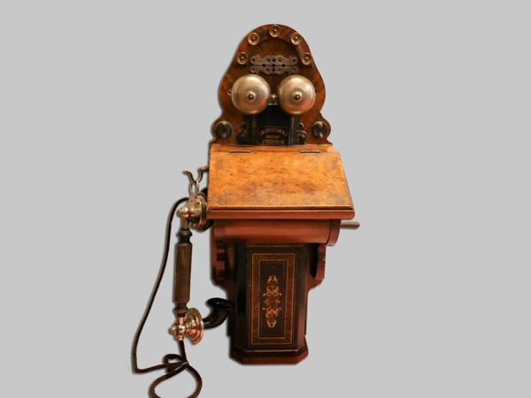 Лекция «Телефон приходит в Сестрорецк (к 150-летию изобретения телефона)»