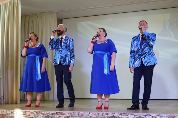 Пуская всегда поет весна