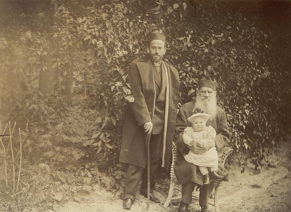 Экскурсия по выставке «Софья Андреевна Толстая — фотограф. Графиня снимает на «Кодак»