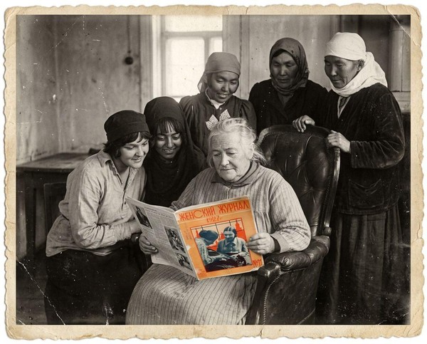 Выставка с экскурсионным обслуживанием «Сказ о девичьей красе»