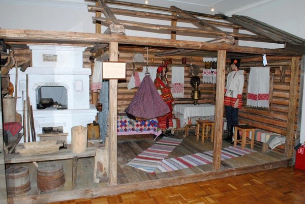 Квест «На угощение в русскую избу»