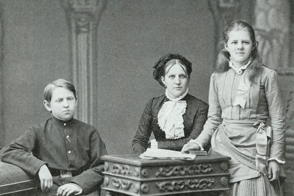 Экскурсия «Прекрасное семейство наше!»