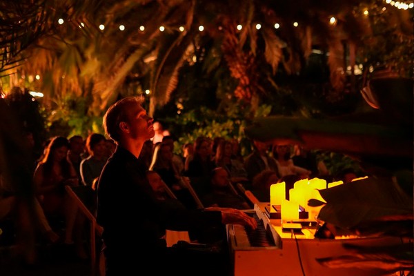 Магия свечей. Музыка для неё. Саундтреки о любви в оранжерее