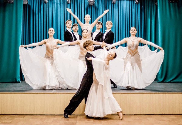 Праздничный концерт «Звездный вальс»