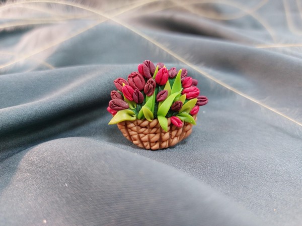 Мастер-класс по лепке из полимерной глины Брошь «Тюльпаны»