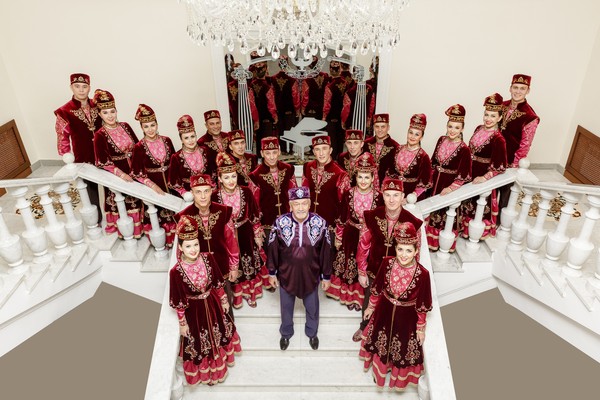 Су буеннан әнкәй кайтып килә