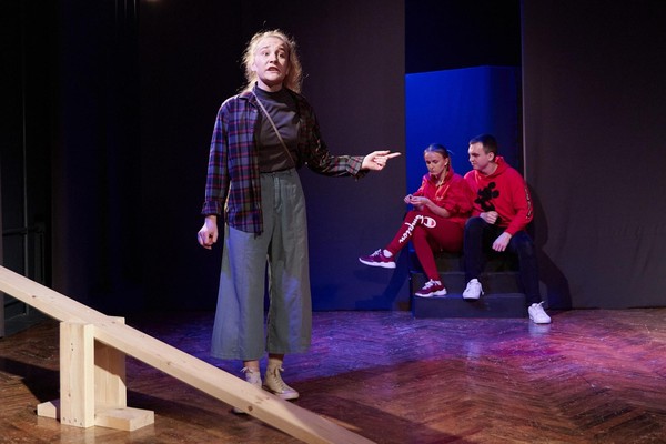 Спектакль «Раз, два, три, четыре, пять... Машенька идет гулять...»