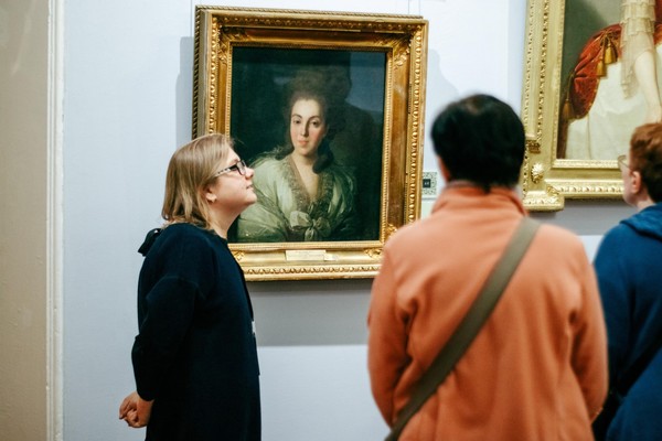 Экскурсия «Женские образы: вдохновляющее, божественное и реальное»