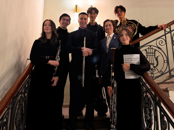 Программа «Весеннее вдохновение. Праздничный концерт артистов оркестра NeoSonora»