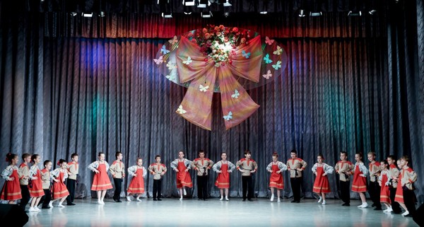 «Весна и дети»