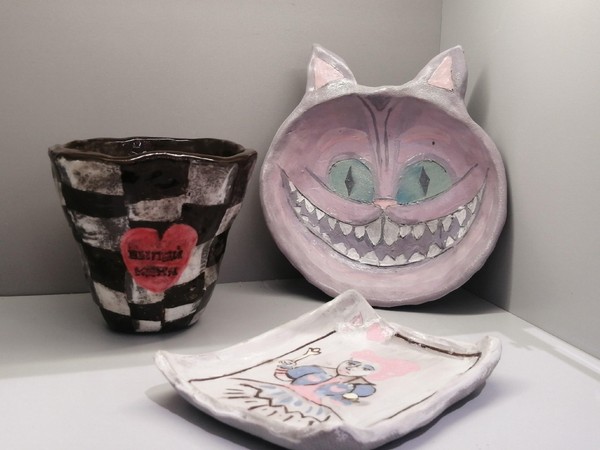 Музейное занятие по лепке в выставочном пространстве «Безумное чаепитие»