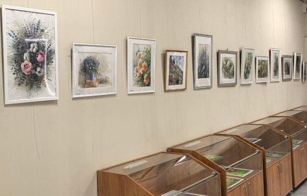 Выставка «Весенний вальс цветов»