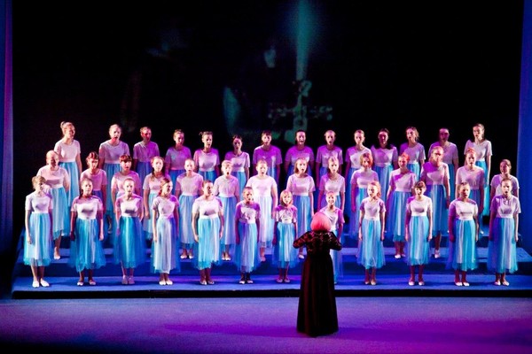 Концерт «Миру бескрайнему сердце распахнуть»