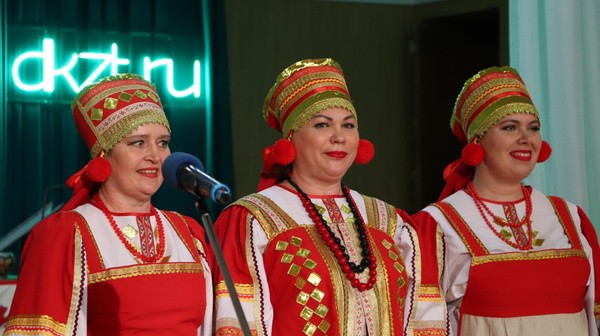 Концерт «Новые тропинки народной песни»