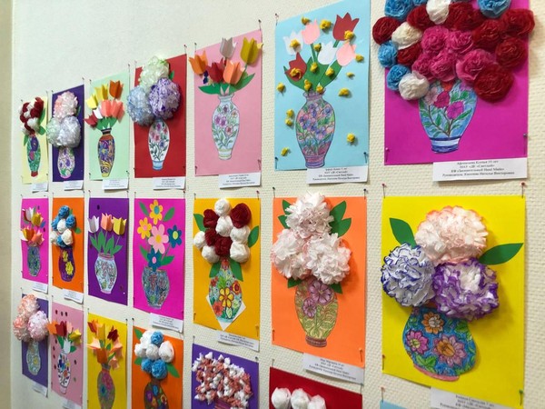 Выставка экспозиция творческих работ «Весеннее настроение»