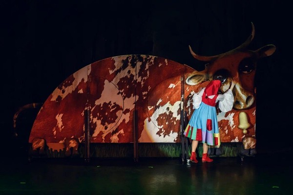 Спектакль «Крошечка-Хаврошечка и волшебная корова»