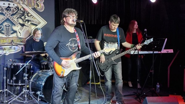 Ананасов и Ко