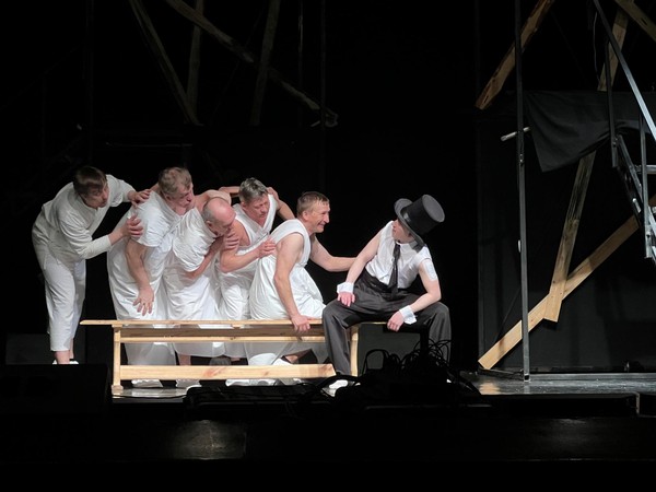 Спектакль «Мертвые души»