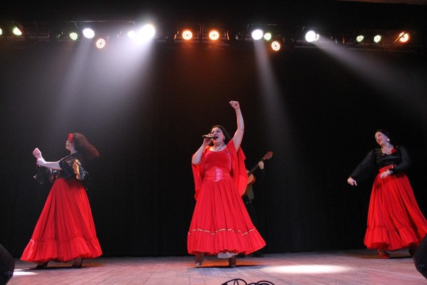 Арт-встреча «Цыганский костер всем светит»