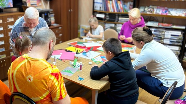 Занятие в изостудии «Акварелька» с мастер-классом по графике