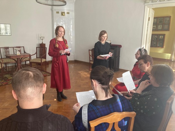 Программа «Почему цветочек аленький?»