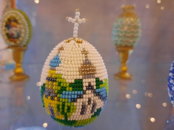 «Пасхальное чудо» выставка яиц из бисера луговской мастерицы Натальи Бундиной