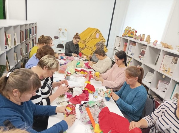 Веселые цыплята