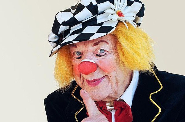 «В стране веселых человечков»