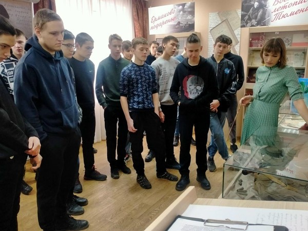 Посещение постоянной выставочной экспозиции «Слово о солдате»