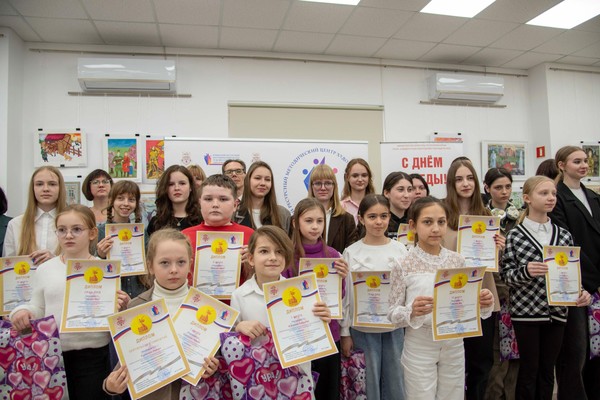 Выставка победителей Крымского конкурса детского художественного творчества