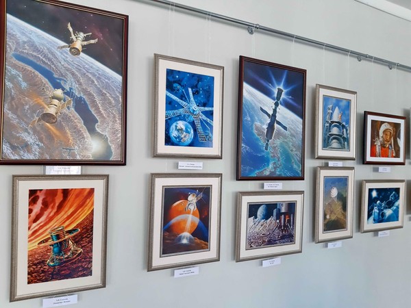 Космическая декада в библиотеке «Дорога в космос»