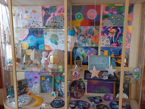 Выставка «Загадки и тайны Вселенной»