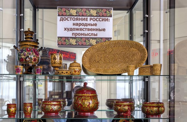 Достояние России: народные художественные промыслы