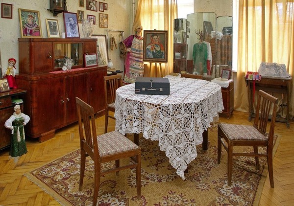 Экскурсия «Раньше были времена, а теперь – моменты»