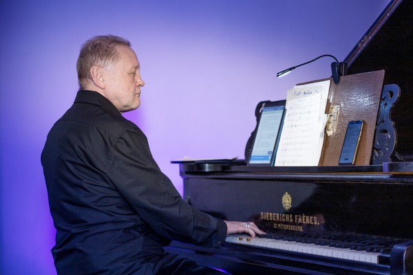 Илья Гончаров. Женский образ Серебряного века