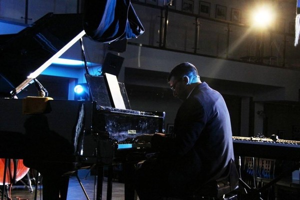 Концерт «Туннель времени»