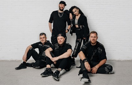 Назад в 90-е: караоке с кавер-группой «Бизе»